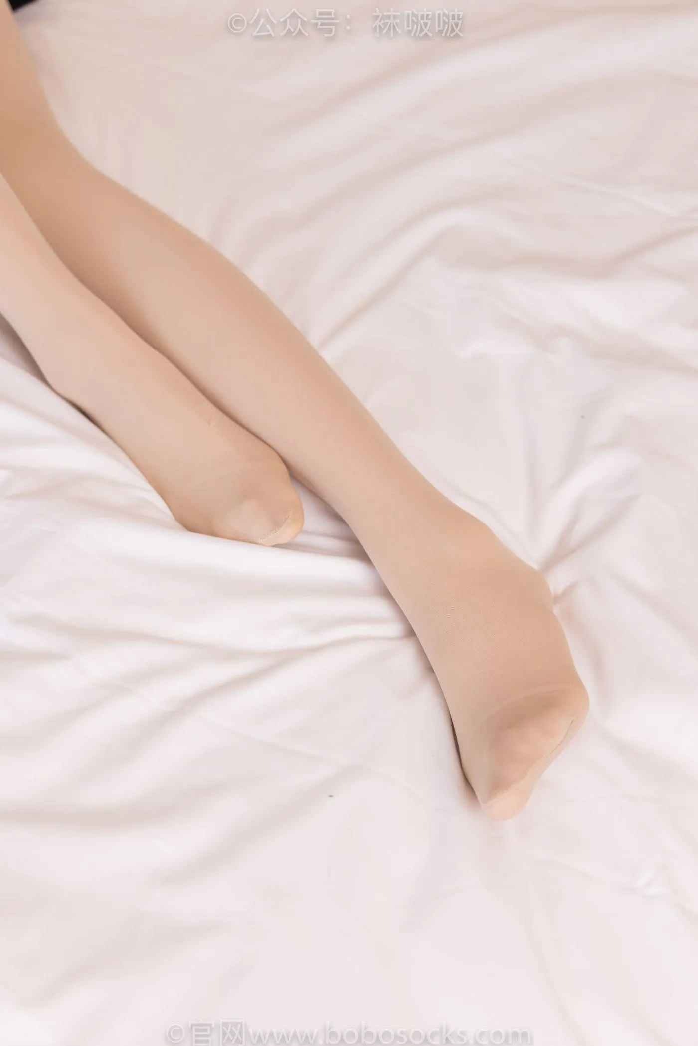 [BoBoSocks袜啵啵]NO.072 小甜豆-两双长靴、厚黑丝、厚肉丝 [144P]插图2